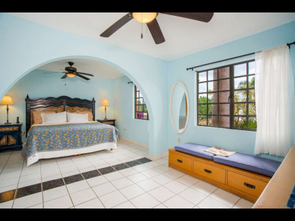 07 Villa Hansen - Master Suite with South Facing Windows