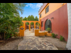 14 Villa Hansen - Al Fresco Dining Next to the English Kitchen Garden