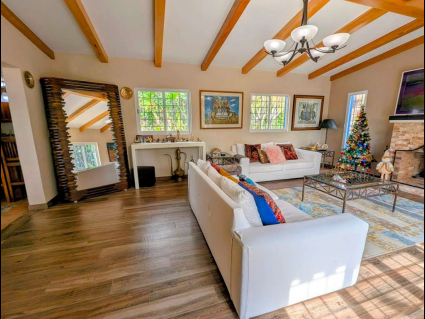 6. Casa de los Sueños. Living room1