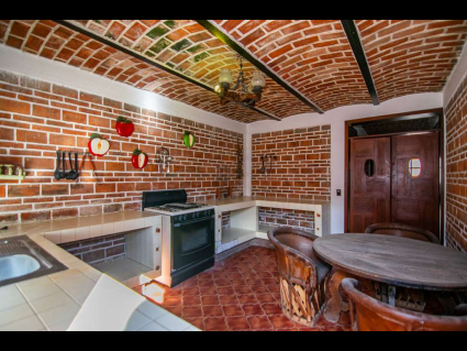 Riberas-Del-Pilar-Chapala-Casa-Oportunidad-Del-Abuelo-04-Kitchen