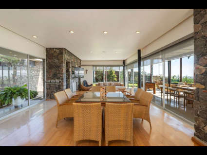 Comedor, sala y terraza