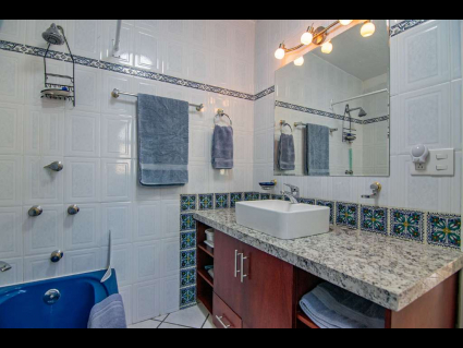 Chapala-Dream-Oasis-15-Guest-Bathroom