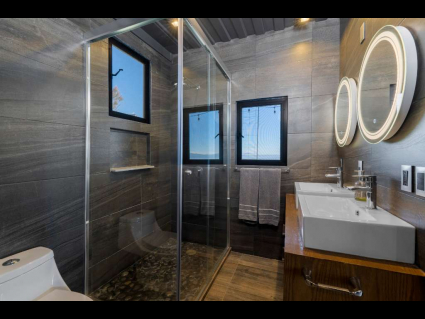 Ajijic-Golden-Views-Opportunity-13-Master-Bathroom