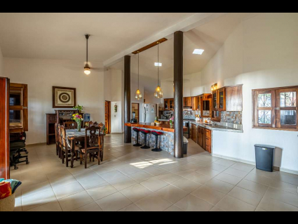 Dining & Kitchen