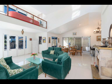 VILLA MERCEDES 18