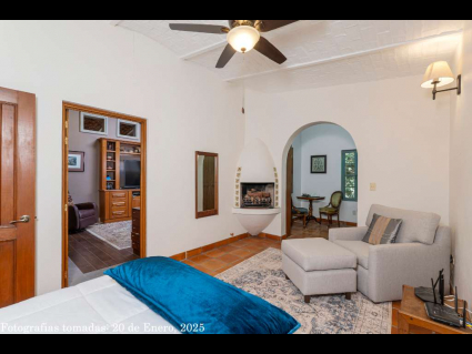 13---Guest-Room-Connects-to-Den