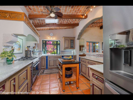 06---Large-Kitchen-with-Skylights-and-Garden-View-Bay-Window