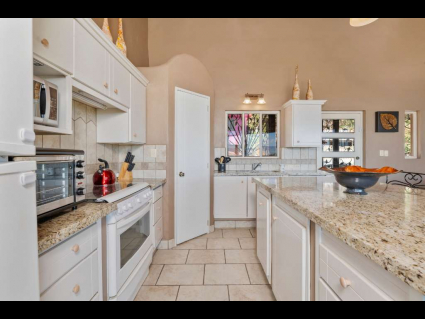 Chapala-Casa-Endless-View-04-kitchen-view