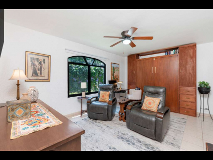 San-Antonio-Tlayacapan-Unique-Lock-&-Go-Oasis-14-TV-Room