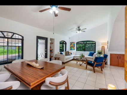San-Antonio-Tlayacapan-Unique-Lock-&-Go-Oasis-05-Living-And-Dining-Area