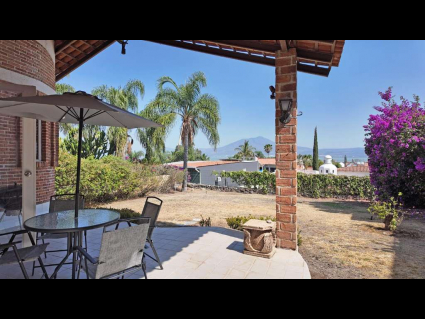 012-Casa-fuente-tranquila-terraza-comedor
