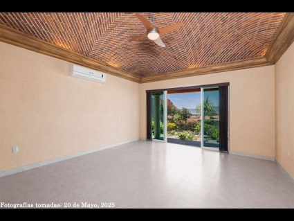 06---Master-Suite-with-Airconditioning,-Domed-Ceiling-and-LakeView-Coffee-Terrace