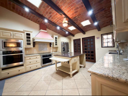 outdoor kitchen