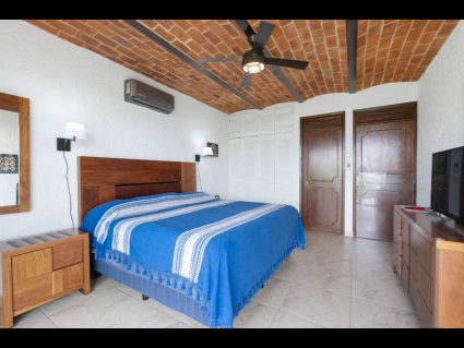 San-Juan-Cosalá-Coxala-Dreams-12-Master-Bedroom