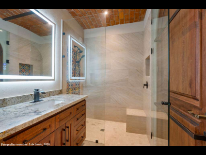 09---North-Master-with-Telavera-Tile-Accents