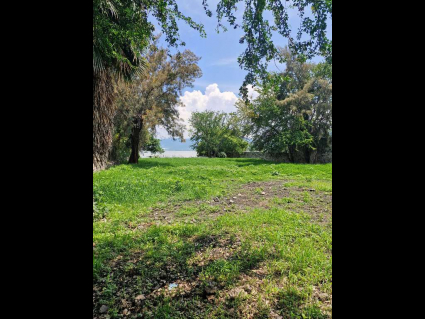 Lote-lake-front-el-chante-lot-front-01