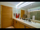 San-Antonio-Tlayacapan-El Dorado-View-Condo-10-Master-Bathroom