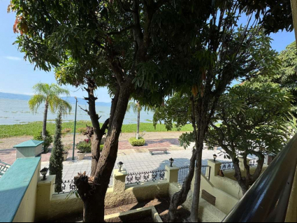 Vista al lago