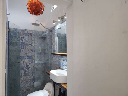 08-Upper Bath