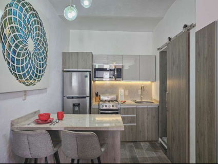 -10-Main-Level-Kitchen