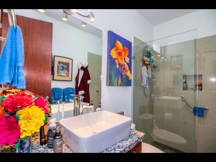 Chapala-Jacarandas-Breeze-12-Bathroom