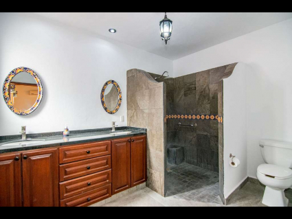 Ajijic-Heart-of-the-Village-11-Guest-Bathroom