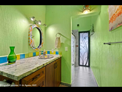 15 - Bonus full Bath off Lanai is Den Adjacent