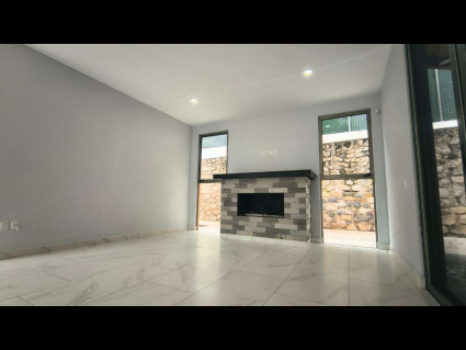 Casa Amarilla