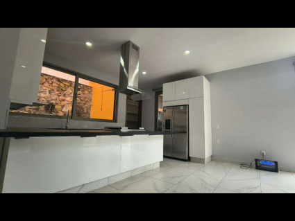 Casa Amarilla
