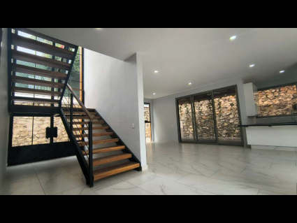 Casa Amarilla