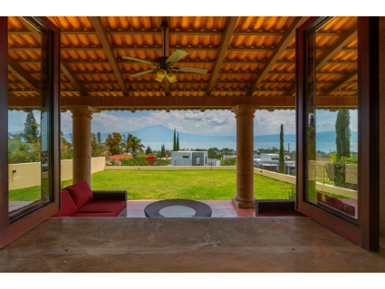Lakeside Jewel