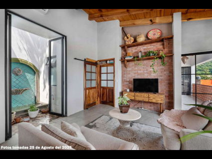 13----Penhouse-Living-Room-with-Solararium-Fountain-Courtyard-and-Lake-View-Terrace
