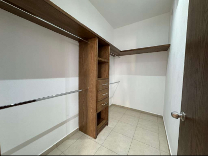Closet 1