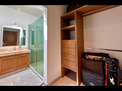 Bathroom (Second Bedroom)