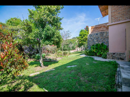 San-Nicolas-De-Ibarra-Casa-Los-Encinos-18-Side-Yard