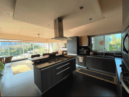 Kitchen with lake and Mou
