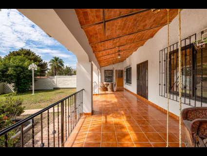 Ajijic-La-Floresta-Opportunity-05-Front-Terrace