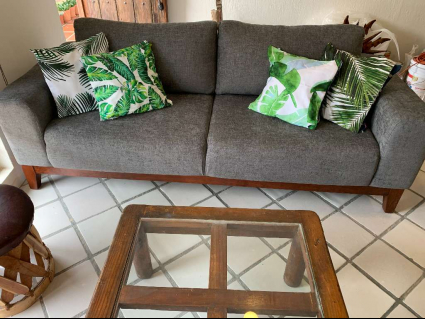 15. Sala sofa frente