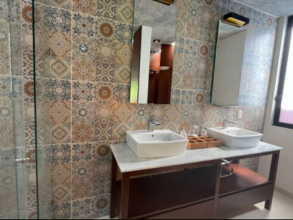Tocador de baño 2
