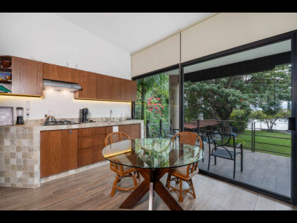 EL-CHANTE-ENCANTO-LAKE-FRONT-18-BEDROOM´S-KITCHEN