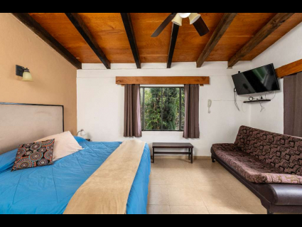 EL-CHANTE-ENCANTO-LAKE-FRONT-11-BEDROOM (2)