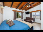 EL-CHANTE-ENCANTO-LAKE-FRONT-10-BEDROOM (3)
