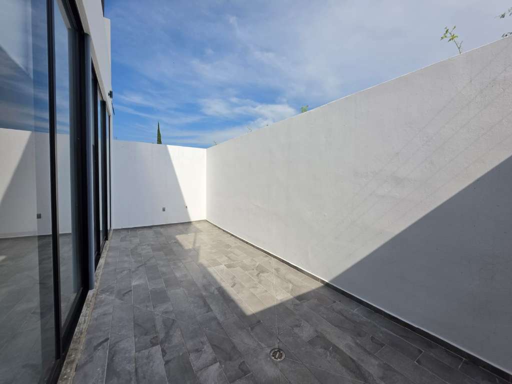 4.PATIO