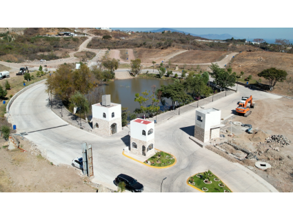 caseta y lago 