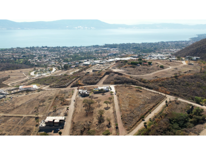 terreno con vista lago