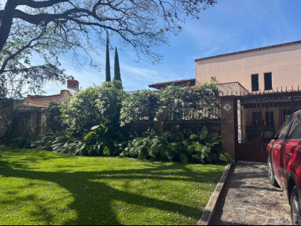 Jardin exterior de fachada