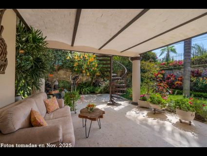 04---Outdoor-Living-Terrrace-Surrounded-by-Tropical-Gardens
