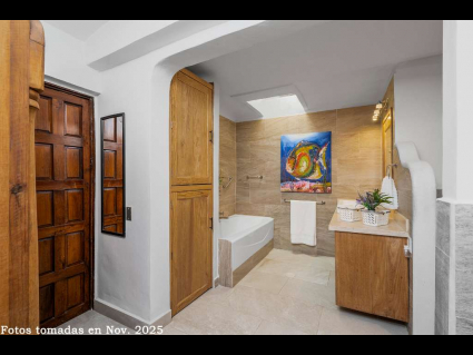 08---Ground-Floor-bath-has-a-Soaking-Tub-AND-Walk-In-Shower