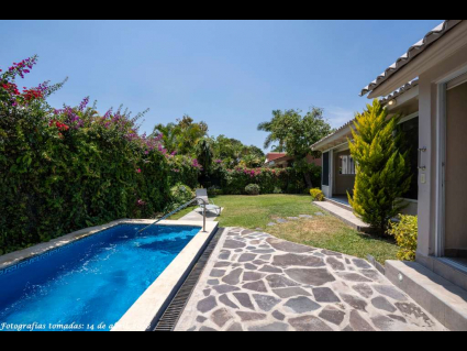 16---Jet-Stream-Pool-allows-in-Place-Lap-Swimming