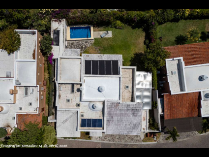 18---The-Perfect-One-Level-Home-with-Skylights,-Solar-Elec-and-Solar-Heated-Pool